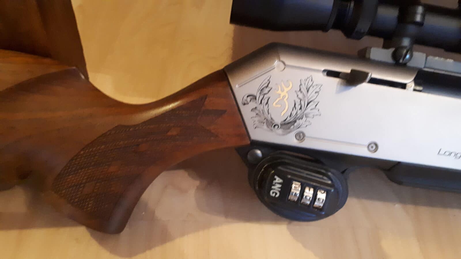 Carabine Browning 30-06 avec Télescope Leupold