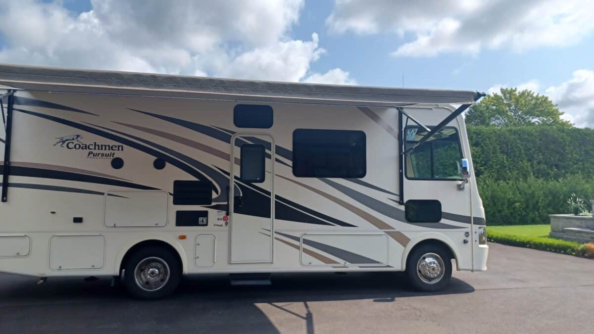 Vr 2018 coachmen pursuit 27xps