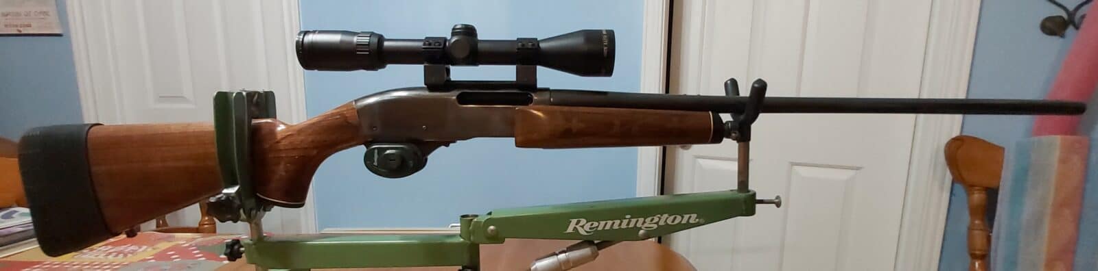 CARABINE REMINGTON 7600, 270Win a pompe avec TELESCOPE.