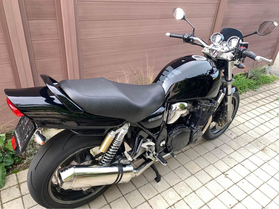 Suzuki GSX 750 year 1999 39,000 Km