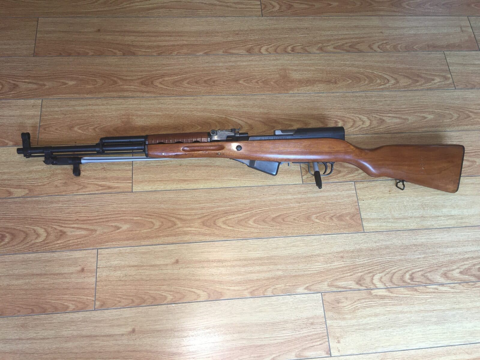 SKS, (7.62×39 mm). Munitions, Bandoulière, etc. Impeccable!