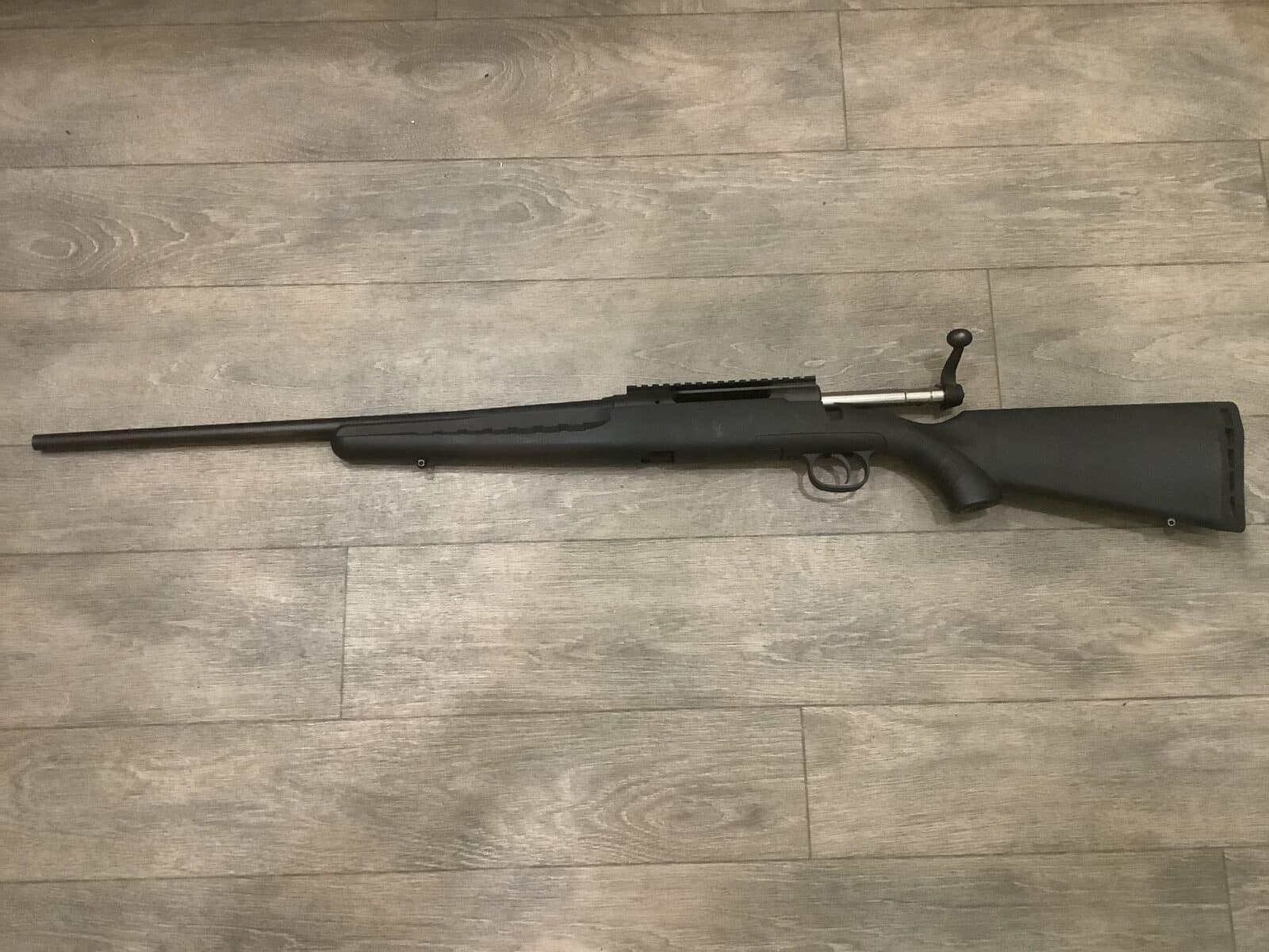 Savage Axis 270 WIN gauchère